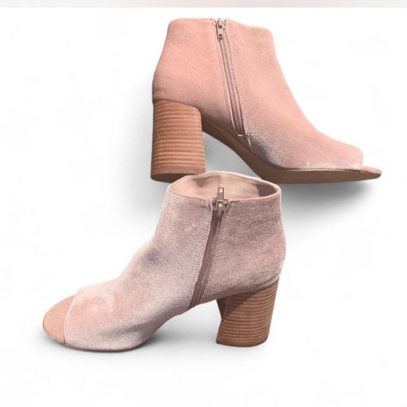 Nine West GalPal Velvet Peep-Toe Ankle Booties size 9.5 dusty blush pink - Picture 2 of 6